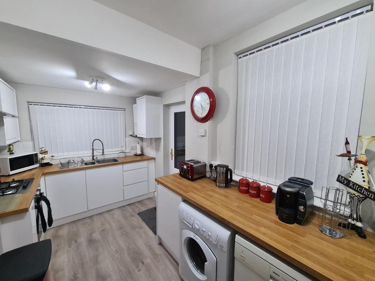 Stunning Holiday Home. Free Parking. 맨체스터 외부 사진